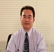 曹春江：云南省物流学会名誉会长、中国电信股份有限公司云南分公司党委委员、副总经理，长期致力于信息化和物联网技术领域的研究，具有深厚的学术造诣和研究成果。